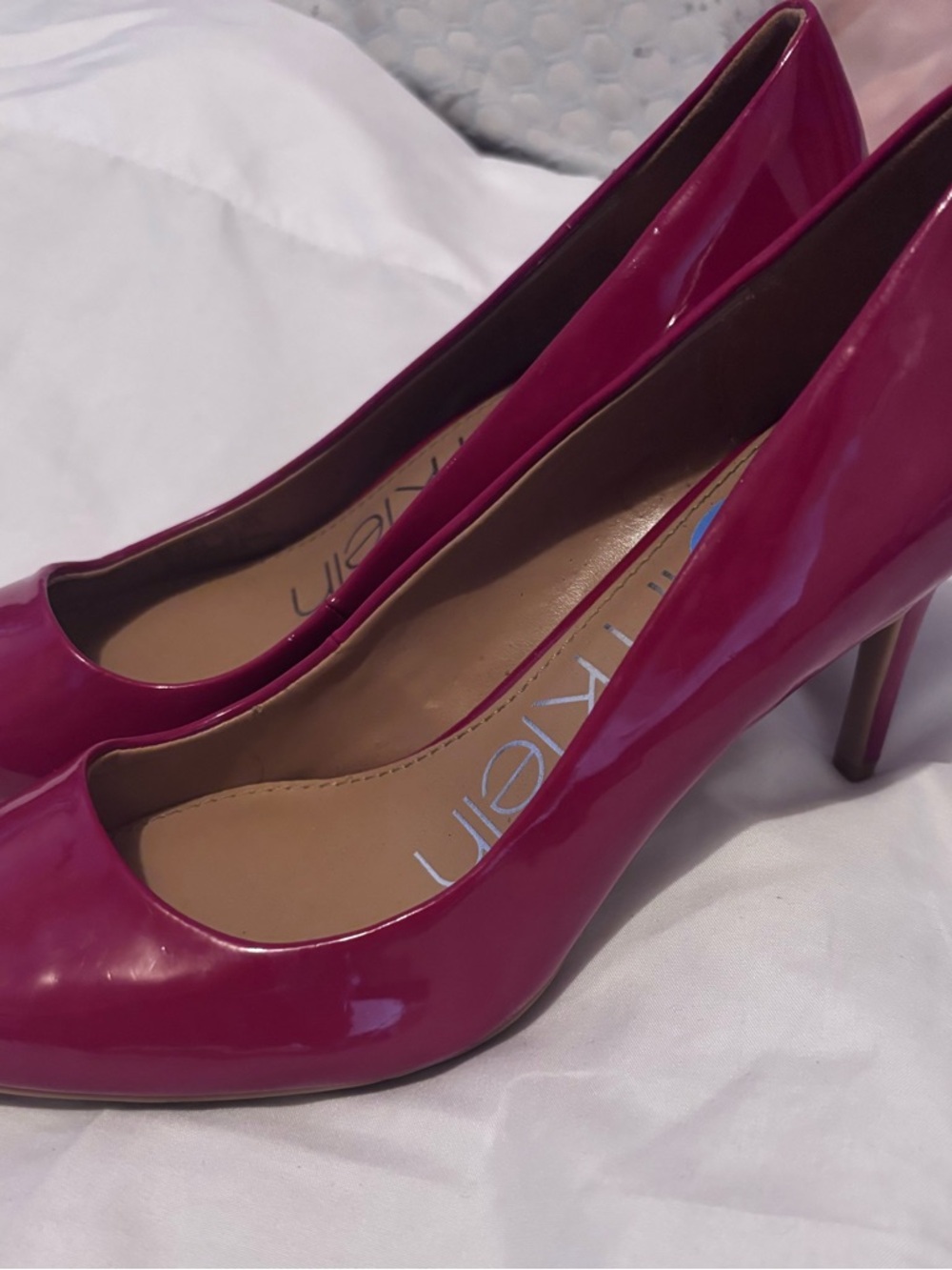 Calvin Klein womens Red Patent Leather Pumps